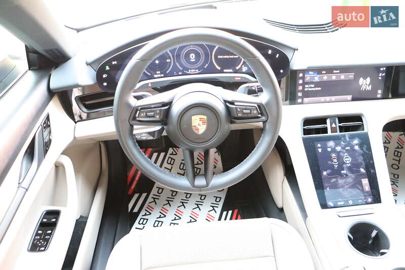 Седан Porsche Taycan 2021 в Львове