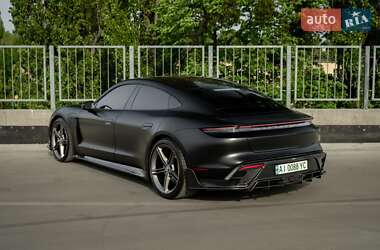 Седан Porsche Taycan 2021 в 
