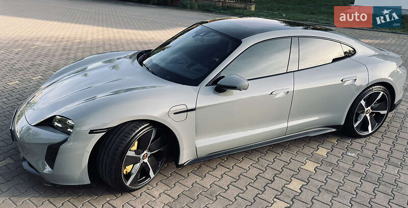 Седан Porsche Taycan 2020 в Киеве