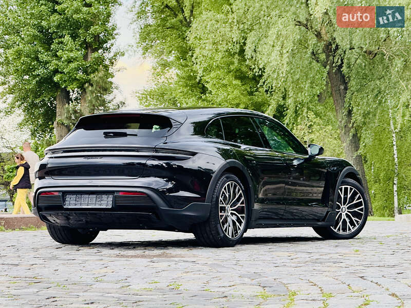 Седан Porsche Taycan 2022 в Киеве