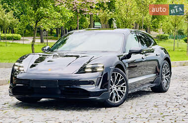 Седан Porsche Taycan 2022 в 