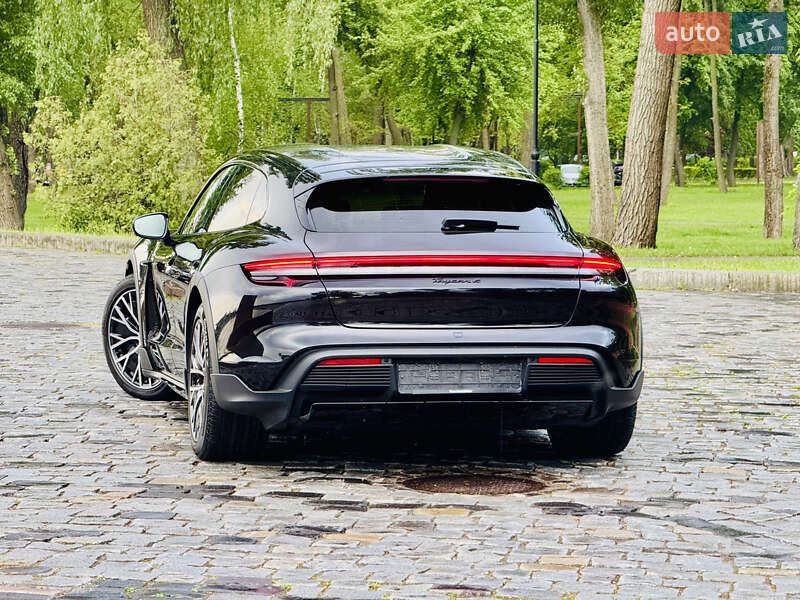Седан Porsche Taycan 2022 в Киеве