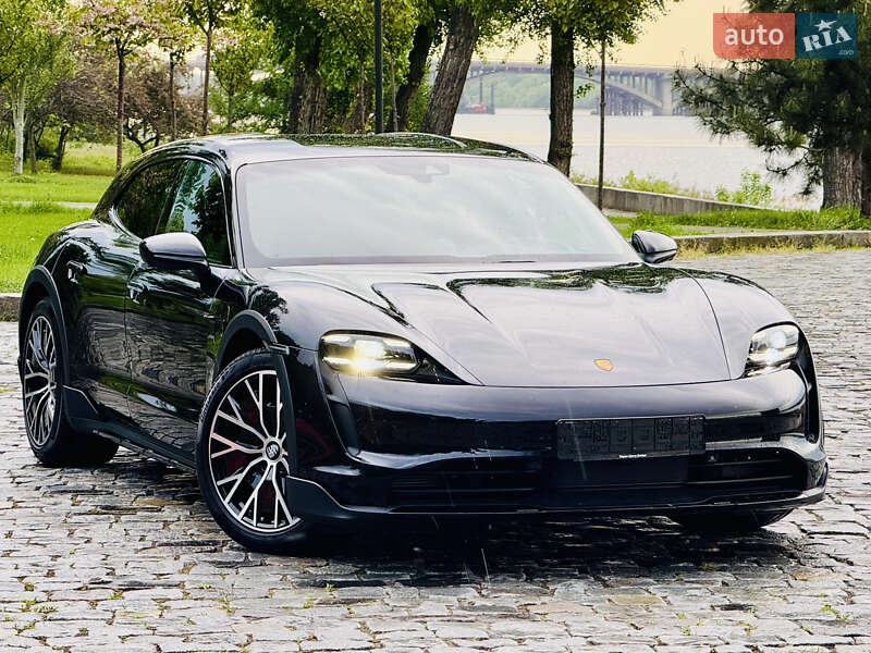 Седан Porsche Taycan 2022 в Киеве