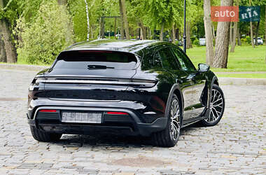 Седан Porsche Taycan 2022 в 