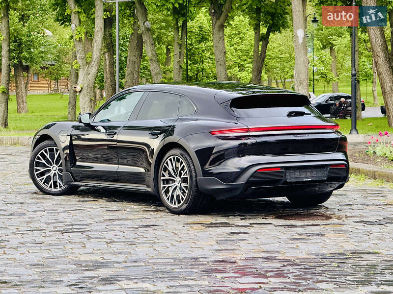 Седан Porsche Taycan 2022 в Киеве