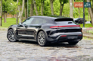Седан Porsche Taycan 2022 в 