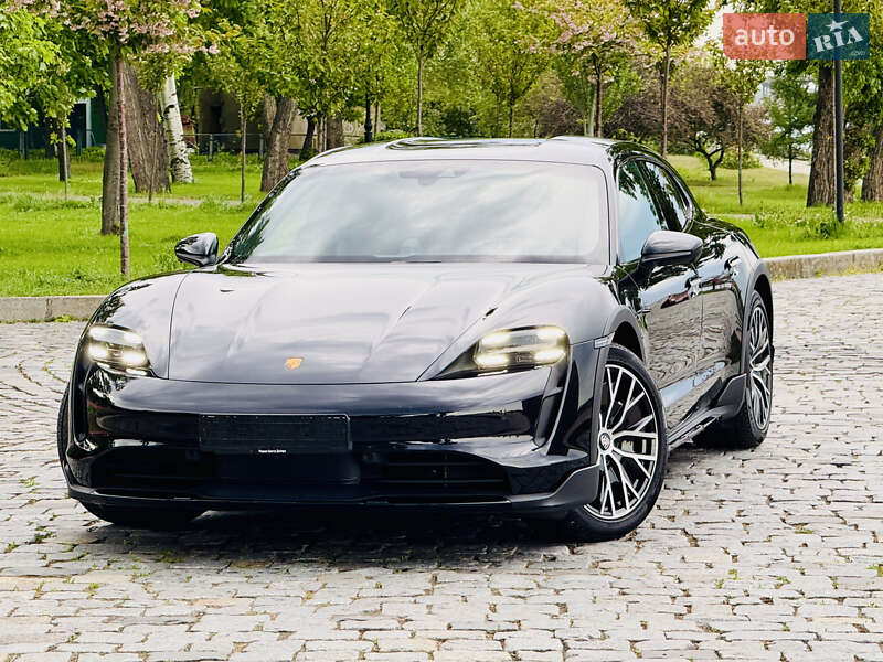 Седан Porsche Taycan 2022 в Киеве