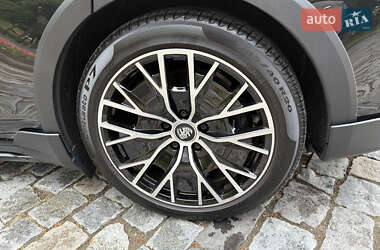 Седан Porsche Taycan 2022 в 