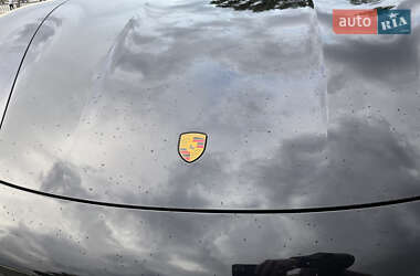 Седан Porsche Taycan 2022 в 