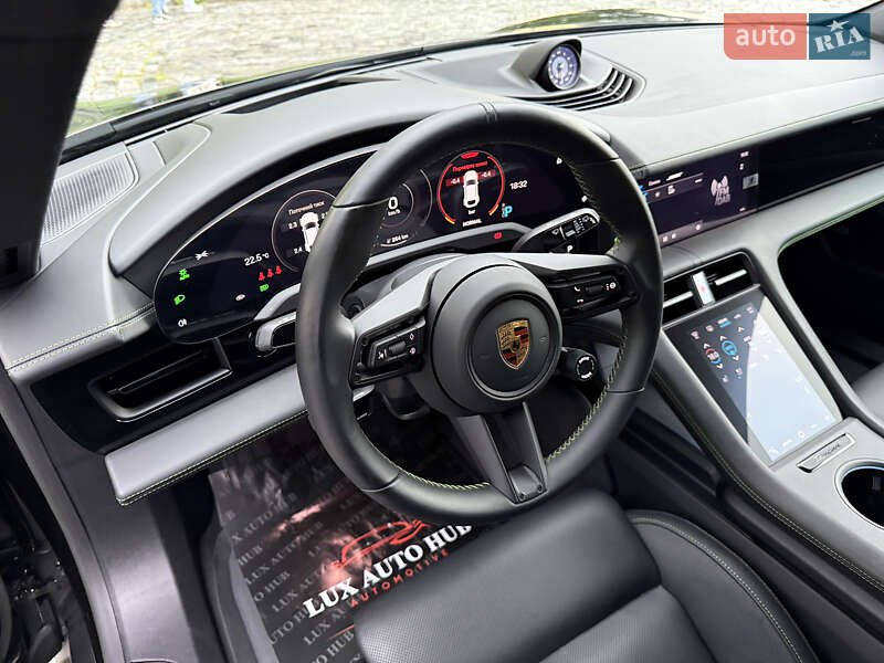 Седан Porsche Taycan 2022 в Киеве