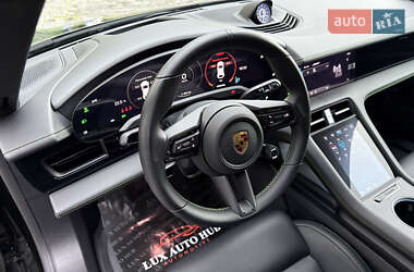 Седан Porsche Taycan 2022 в 