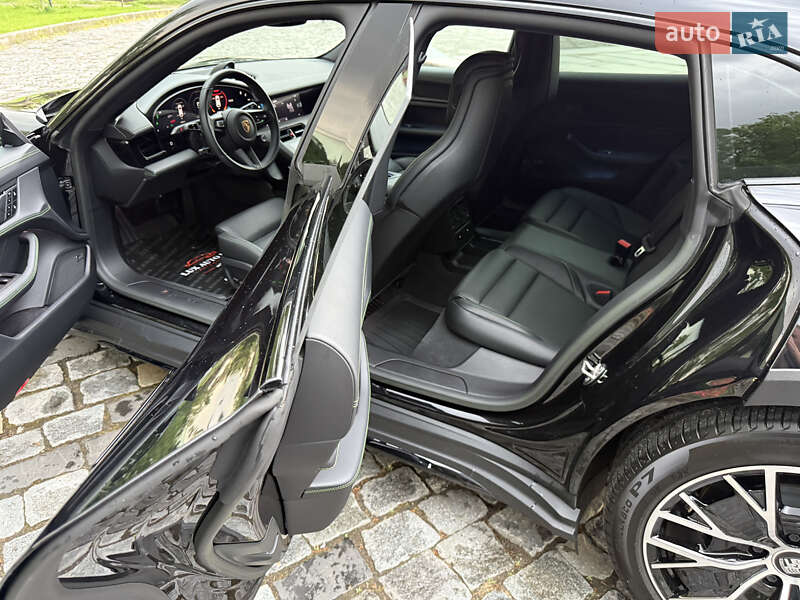 Седан Porsche Taycan 2022 в Киеве
