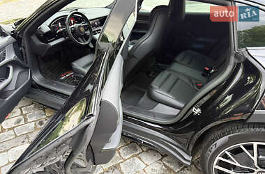 Седан Porsche Taycan 2022 в 