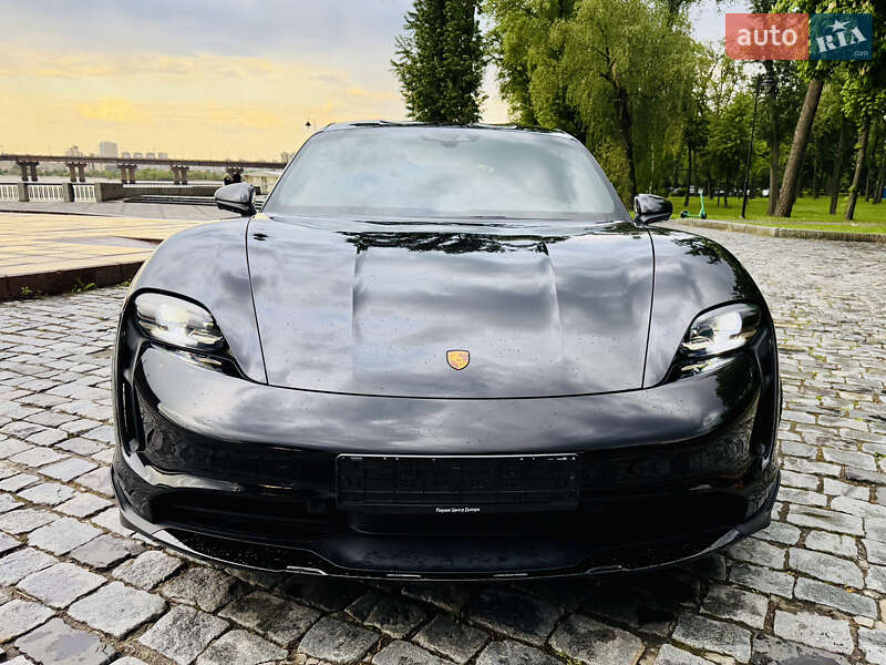 Седан Porsche Taycan 2022 в Киеве