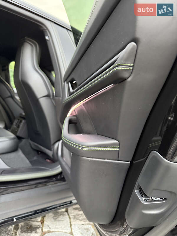 Седан Porsche Taycan 2022 в Киеве