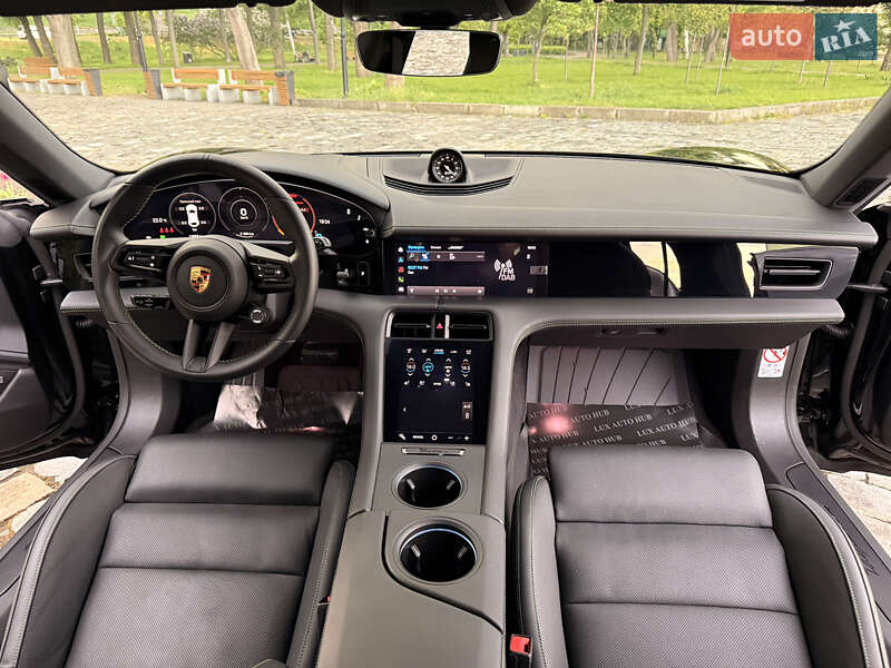 Седан Porsche Taycan 2022 в Киеве