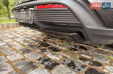 Седан Porsche Taycan 2022 в 