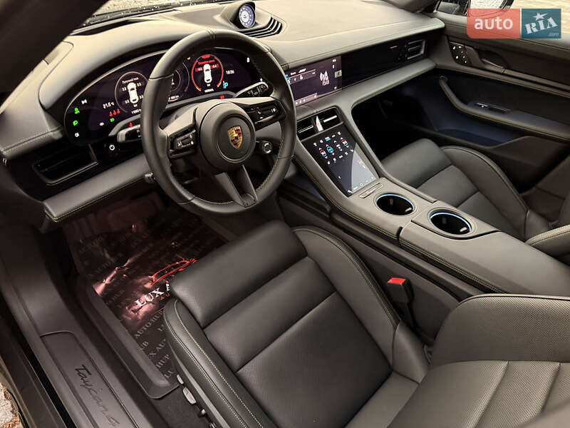 Седан Porsche Taycan 2022 в Киеве