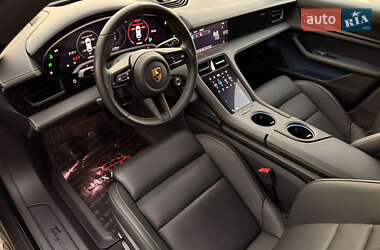 Седан Porsche Taycan 2022 в 