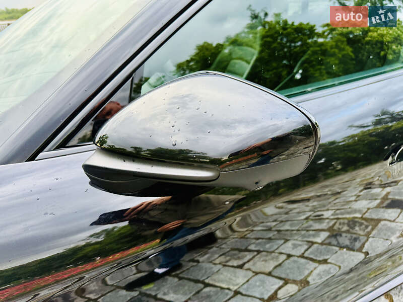 Седан Porsche Taycan 2022 в Киеве