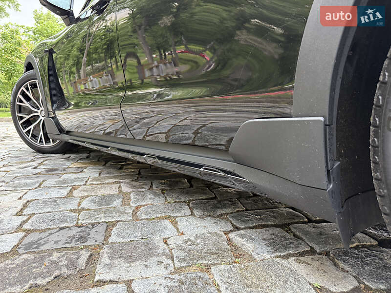 Седан Porsche Taycan 2022 в Киеве