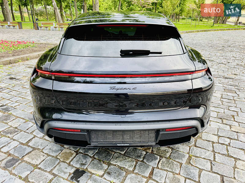 Седан Porsche Taycan 2022 в Киеве