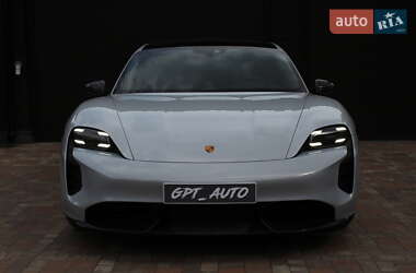 Седан Porsche Taycan 2023 в 