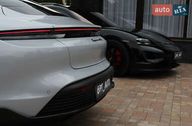 Седан Porsche Taycan 2023 в 