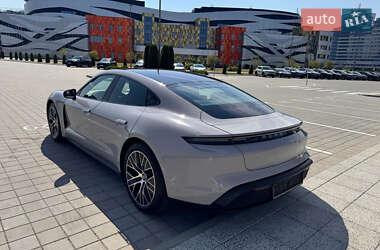 Седан Porsche Taycan 2021 в 