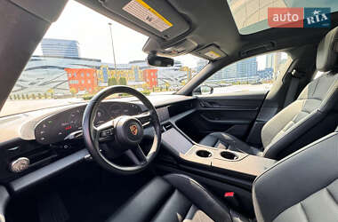 Седан Porsche Taycan 2021 в 