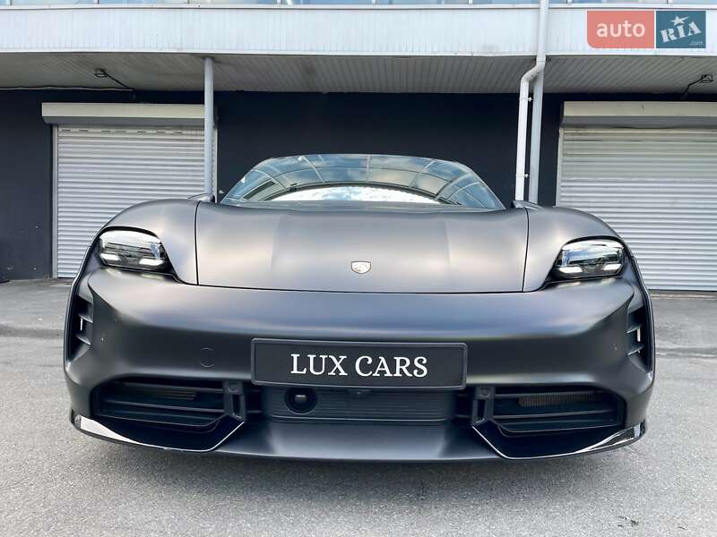Седан Porsche Taycan 2020 в Киеве