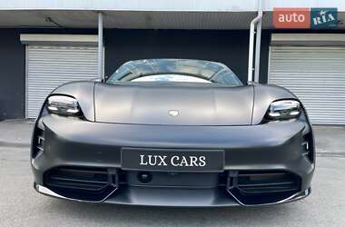 Седан Porsche Taycan 2020 в 