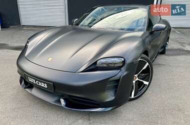 Седан Porsche Taycan 2020 в 