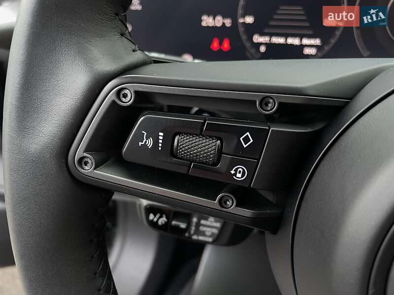 Седан Porsche Taycan 2020 в Киеве