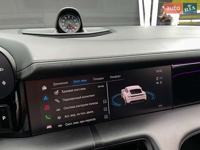 Седан Porsche Taycan 2020 в Киеве