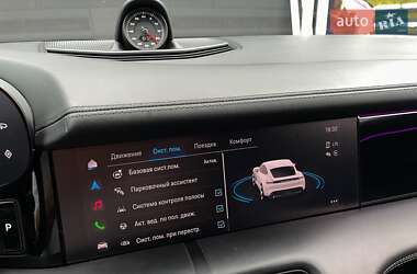 Седан Porsche Taycan 2020 в 