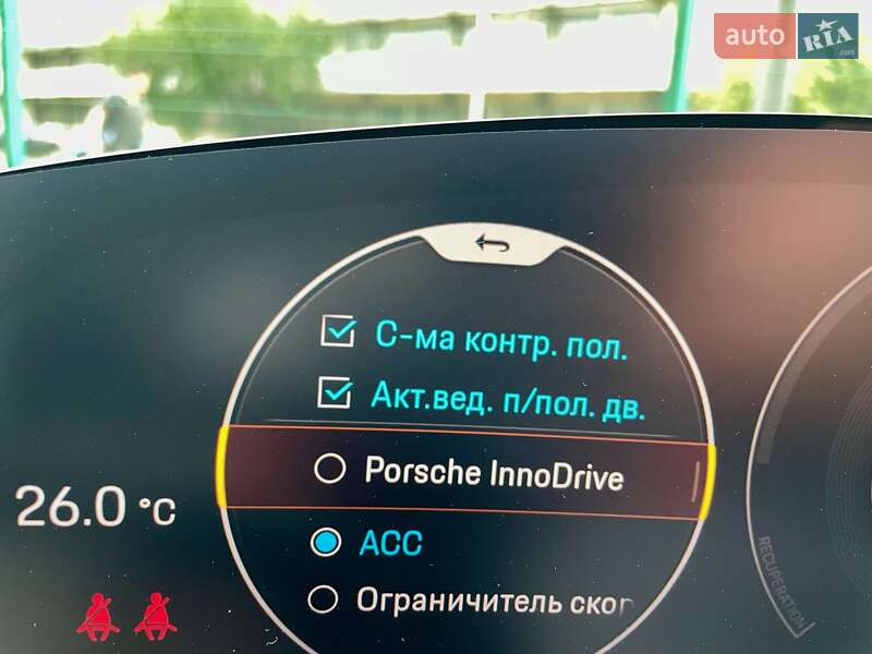 Седан Porsche Taycan 2020 в Киеве