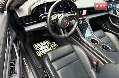 Седан Porsche Taycan 2019 в 
