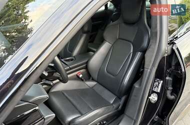 Седан Porsche Taycan 2019 в 