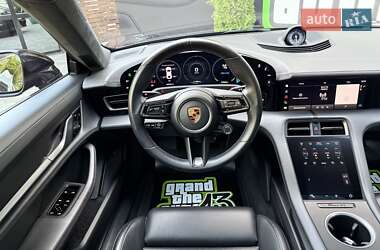 Седан Porsche Taycan 2019 в 