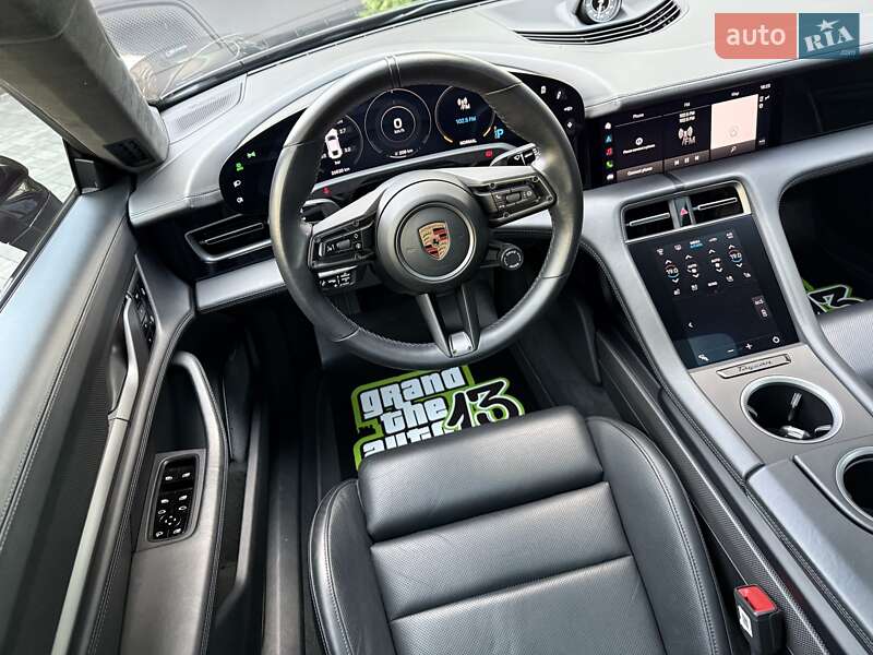 Седан Porsche Taycan 2019 в Киеве