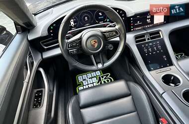 Седан Porsche Taycan 2019 в 