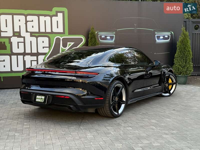 Седан Porsche Taycan 2019 в Киеве