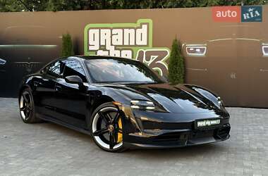 Седан Porsche Taycan 2019 в 