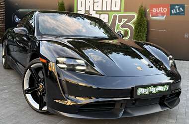 Седан Porsche Taycan 2019 в 