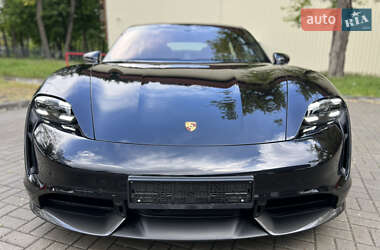 Седан Porsche Taycan 2020 в 