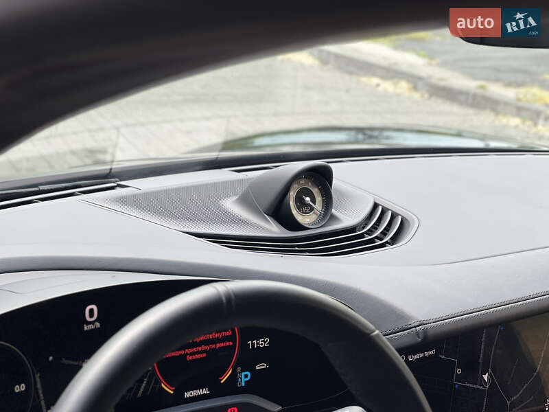 Седан Porsche Taycan 2020 в Днепре