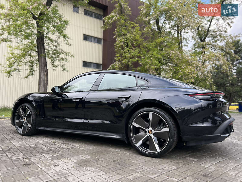 Седан Porsche Taycan 2020 в Днепре