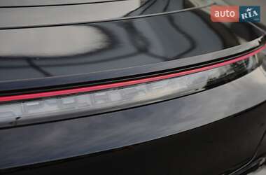 Седан Porsche Taycan 2023 в 