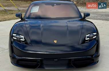 Седан Porsche Taycan 2021 в 